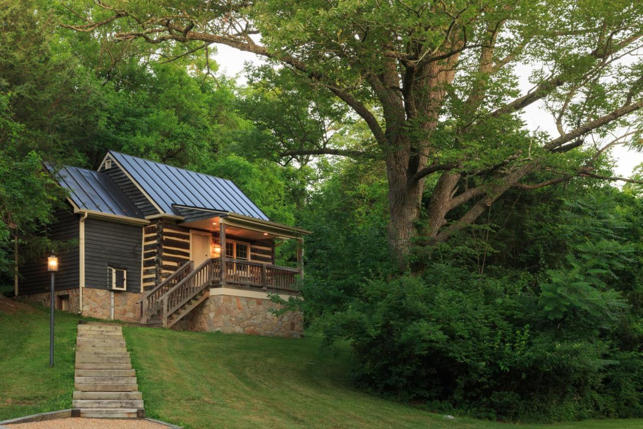 Inn And Cabins At Vaucluse Spring Stephens City Exterior photo